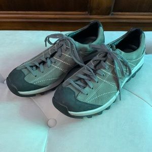 Go Lite sneakers (size 9.5)